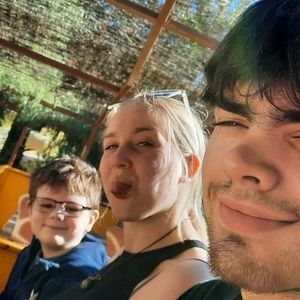 Meet your Posher, Laura